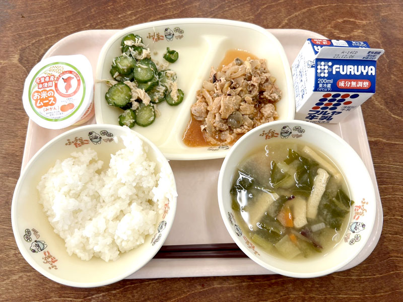 多古高生が育てた多古米や作物を使い、生徒自ら考案した給食