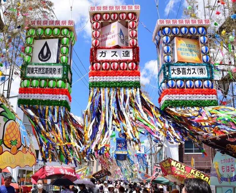 鮮やかな装飾が来場者を魅了した茂原七夕まつり＝７月２９日、茂原市