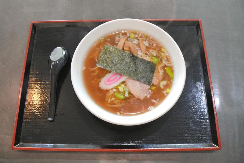 昔ながらのシンプルな味わいが特徴のしょうゆラーメン