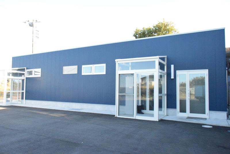 冷凍食品ブランドの新事業のために昨年整備した調理加工場＝同市