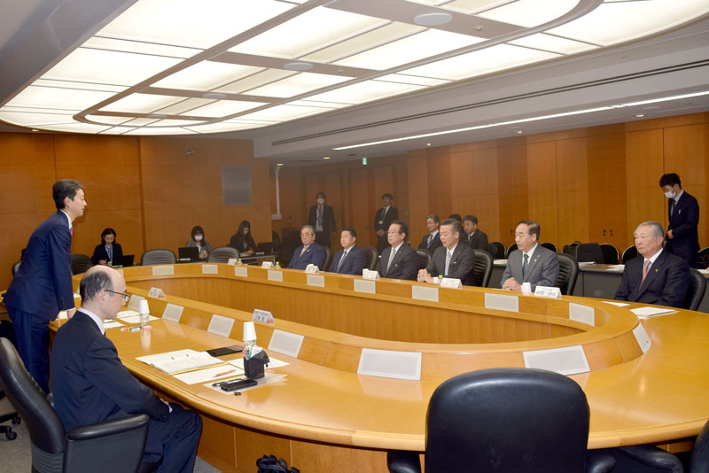 熊谷知事と山武地域６市町長の意見交換会＝９日、県庁