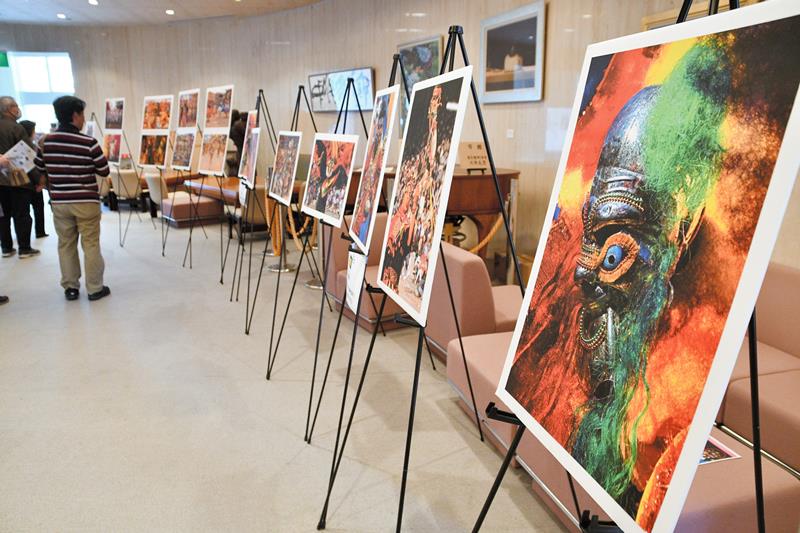 パネル展示でボリビアのカーニバルも紹介