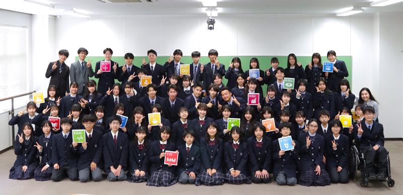 SDGs研究会「EARTH」のメンバーたち=2023年撮影、柏市(麗澤中学・高校提供)