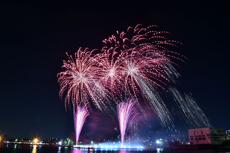 過去のふなばし市民まつりでの花火大会（実行委提供）