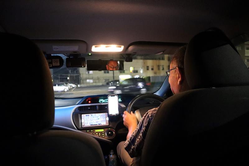 導入から１カ月が経過したライドシェアの車両＝６日、千葉市中央区