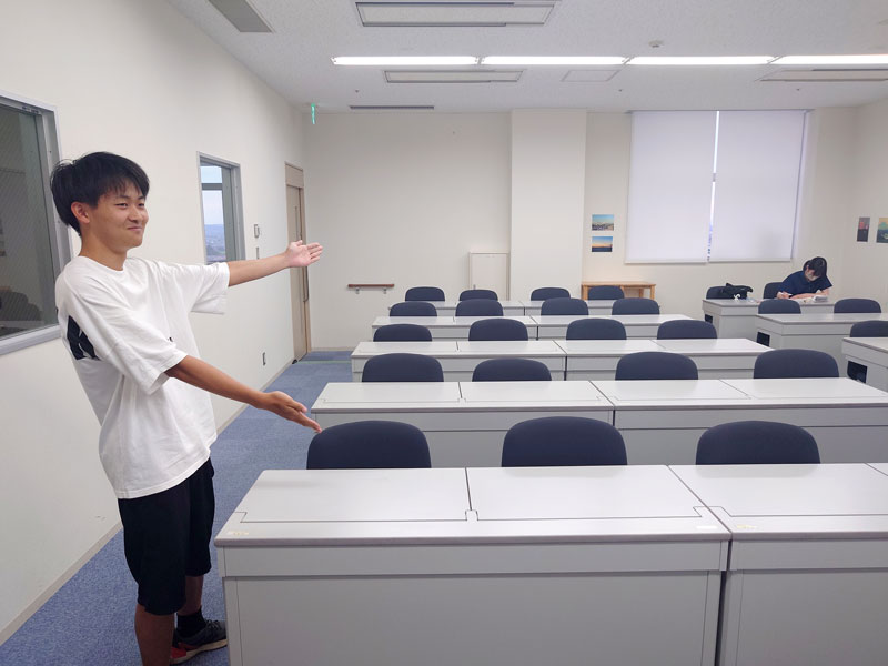 静かな環境で勉強に集中できる自習室