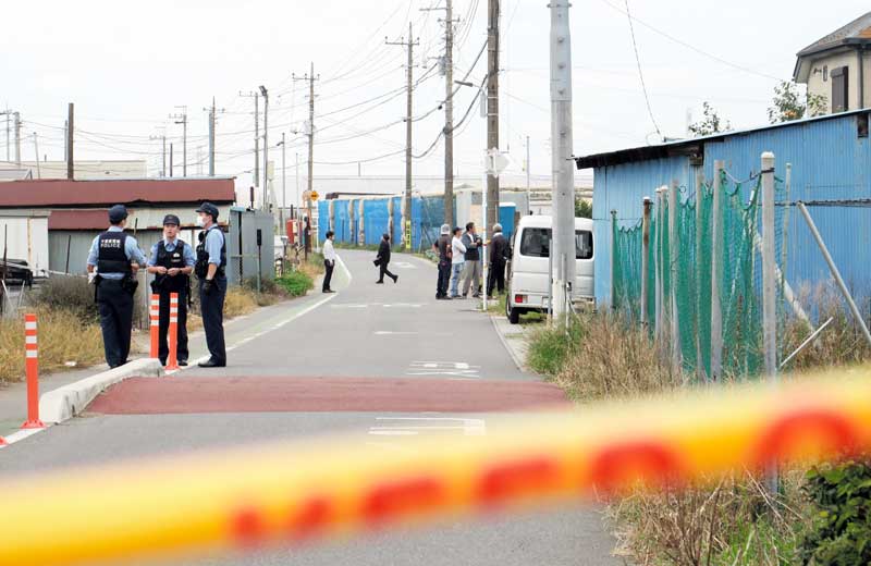 侵入盗事件の現場の住宅付近＝１０月１７日午後３時２５分ごろ、市川市柏井町