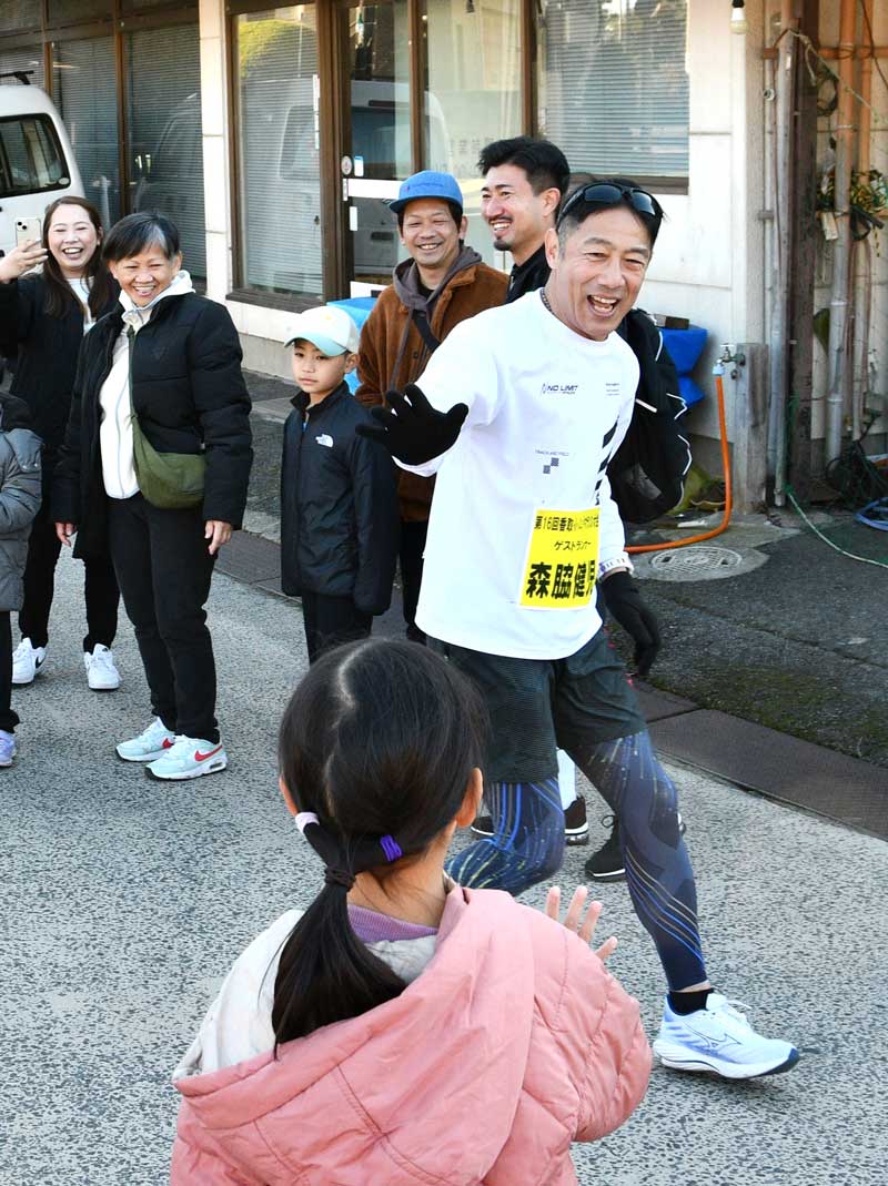 10キロの部などに参加したゲストランナーの森脇健児さん