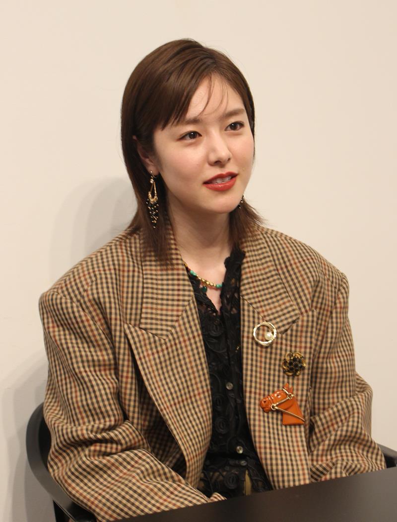 取材に応じる唐田さん＝２月２８日、東京都渋谷区