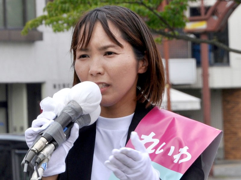 山本なつみ氏