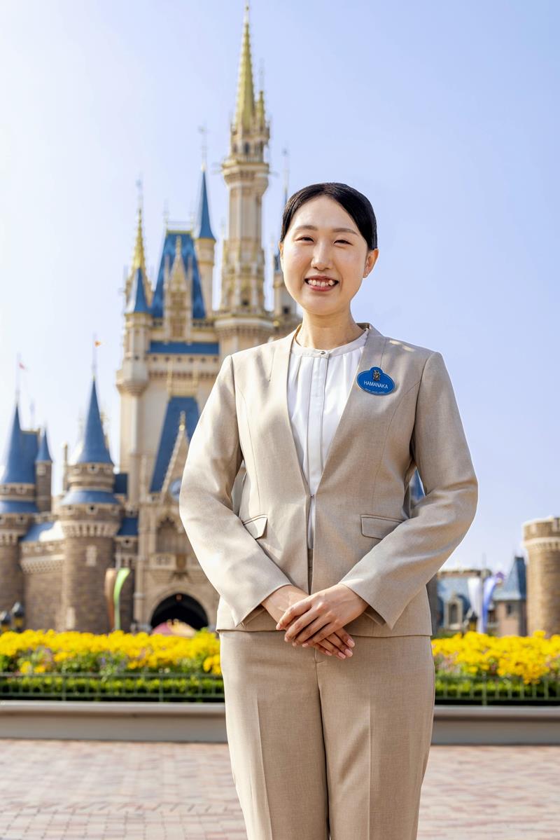 TDRアンバサダーに選ばれた浜中さん(オリエンタルランド提供)