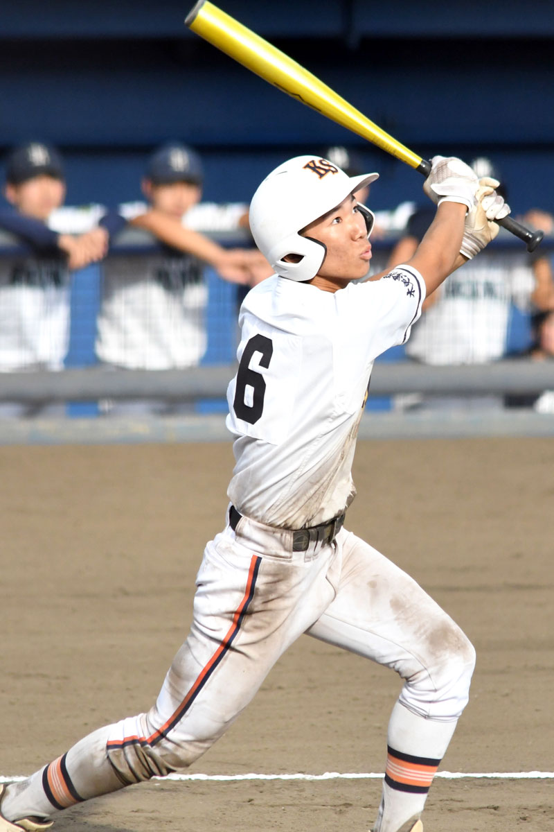 木更津総合―千葉黎明 11回裏木更津総合1死満塁、吉沢が決勝の右犠飛を放つ=県総合SC