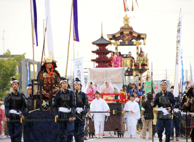 市の歴史と文化をアピールする時代絵巻行列（２０１８年）
