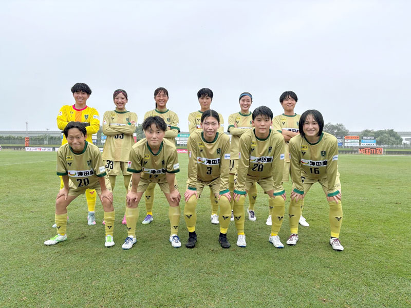 前節第20節のヴィアティン三重L戦に勝利し初優勝に大手をかけたV市原Lのスターティングイレブン=5日、三重県(V市原L提供)