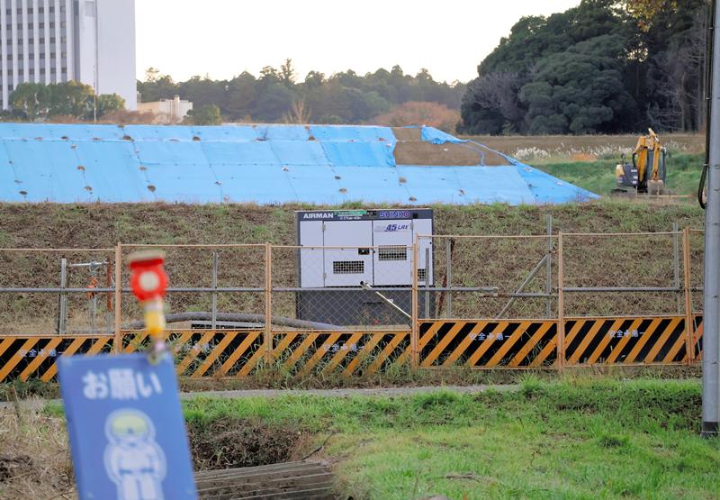 共生バンクが商業施設などを建設するために造成工事を行う用地＝２６日、成田市