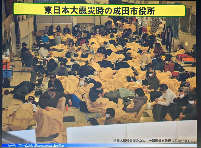 2011年の東日本大震災発生時に多くの人が集まった成田市役所の様子