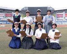 晴れやかな声援　幕張総合・近藤さん　稲毛国際中教校・井上さん　第１０８回全国高校野球選手権　千葉大会　第１日