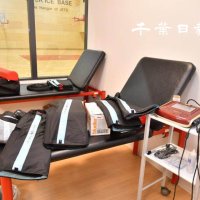 超音波治療の器具などが設置されたケアルーム